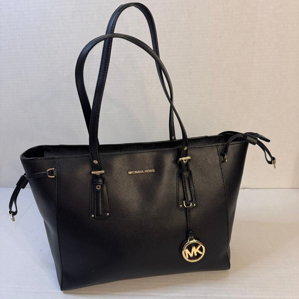 Michael Kors Voyager Medium Crossgrain Black Leather Tote Bag VGUC